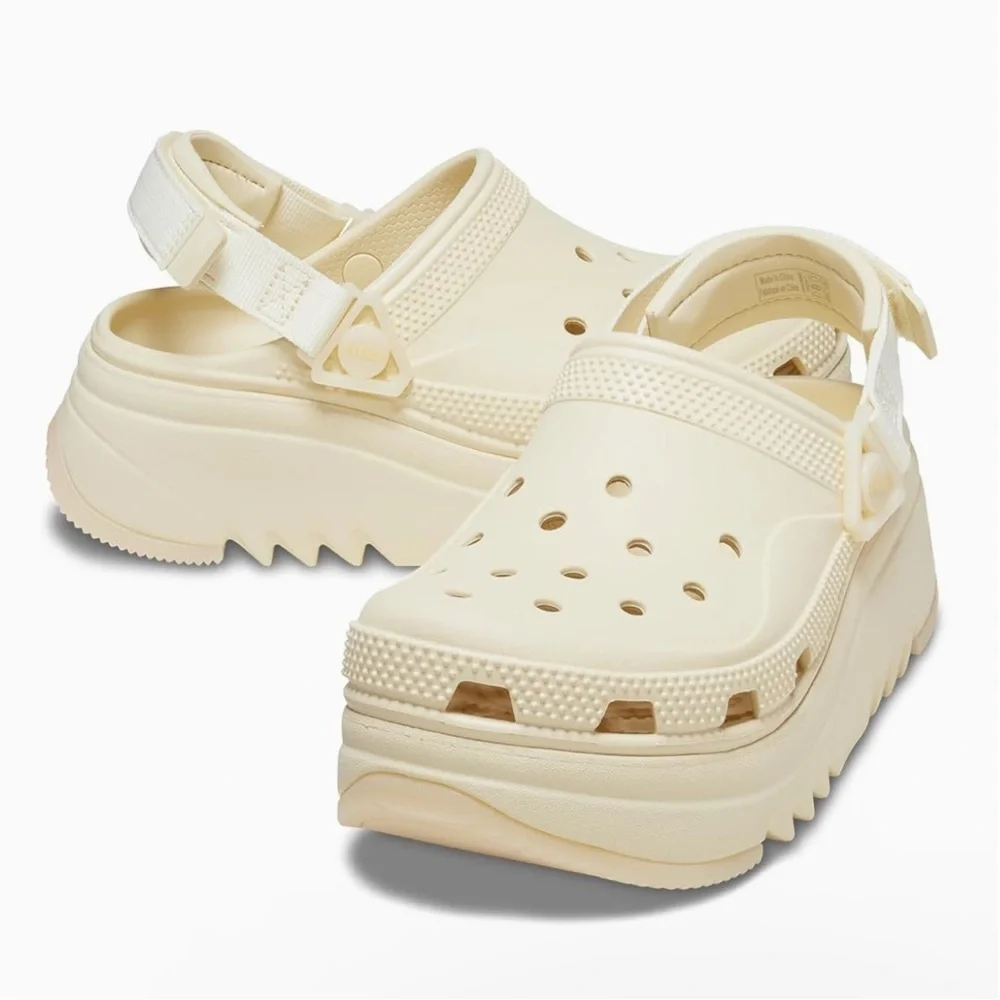 🆕Womens Size 9 Crocs Classic Hiker Escape Clogs - Cream - Picture 3 of 12